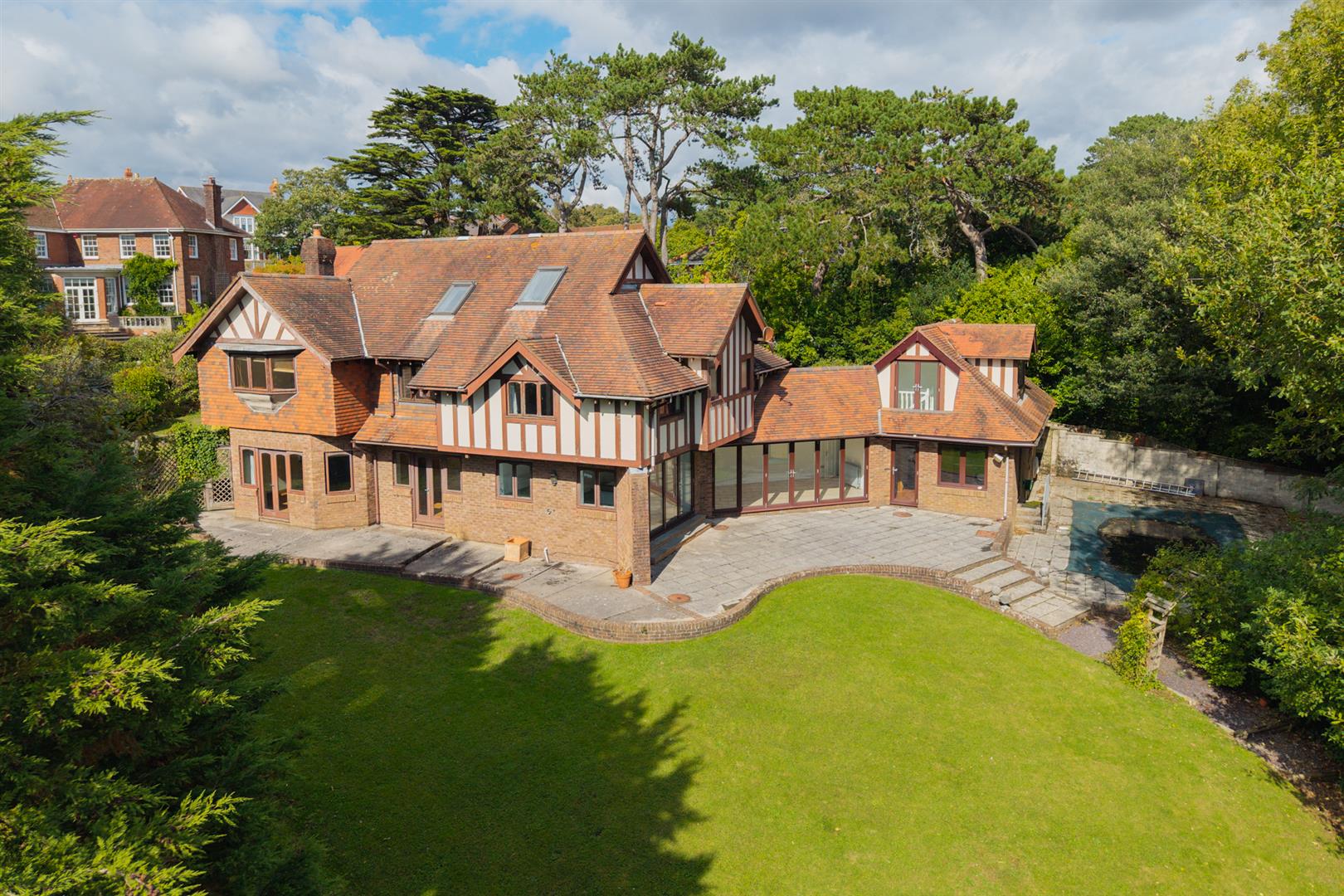 Grovewood, Groves Avenue, Langland, Swansea, SA3 4QF